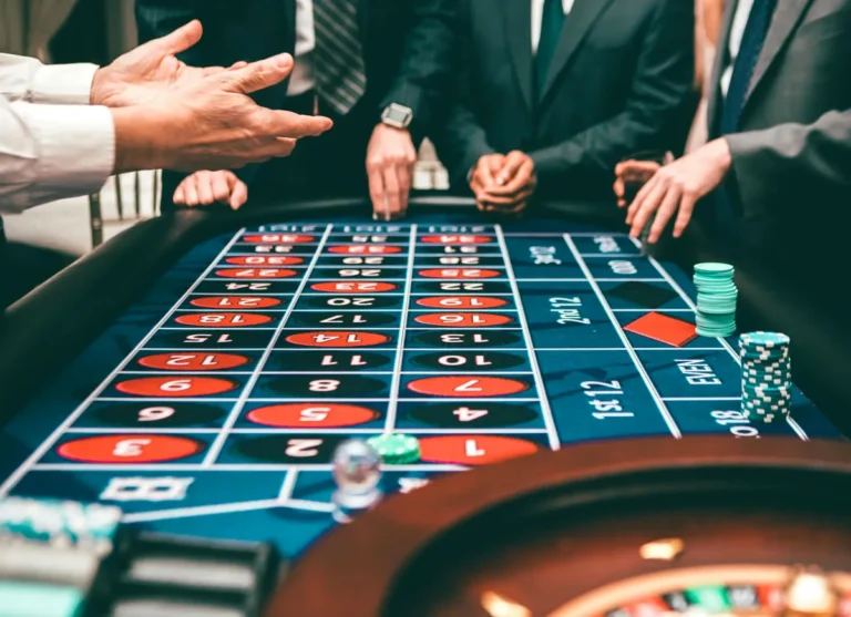 Explorando la historia y el papel cultural de los casinos en Alicante