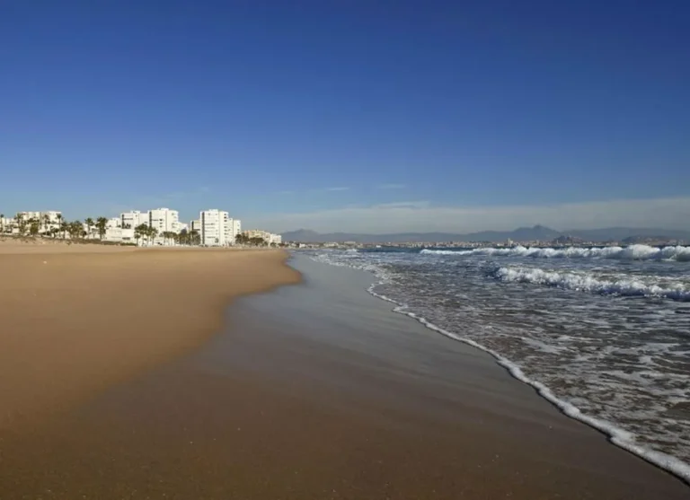 Playa del Saladar- Urbanova en Alicante Playa El Saladar Urbanova