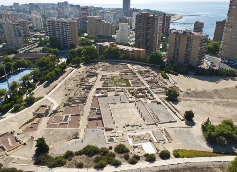 Yacimiento arqueológico Lucentum en Alicante Yacimiento arqueológico Lucentum Tossal de Manises